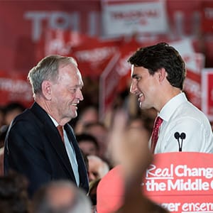 Former Prime Minister Jean Chretien and Liberal Leader Justin Trudeau in Hamilton. 13 september 2015. (Adam Scott/Liberal Party)
