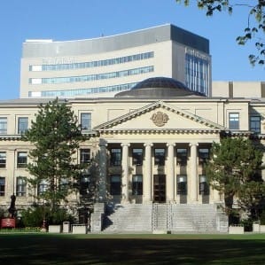 University of Ottawa (RobCA/Wikimedia Commons)