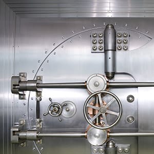 MAC29_OFFSHORE-ACCOUNTS_FEATURE