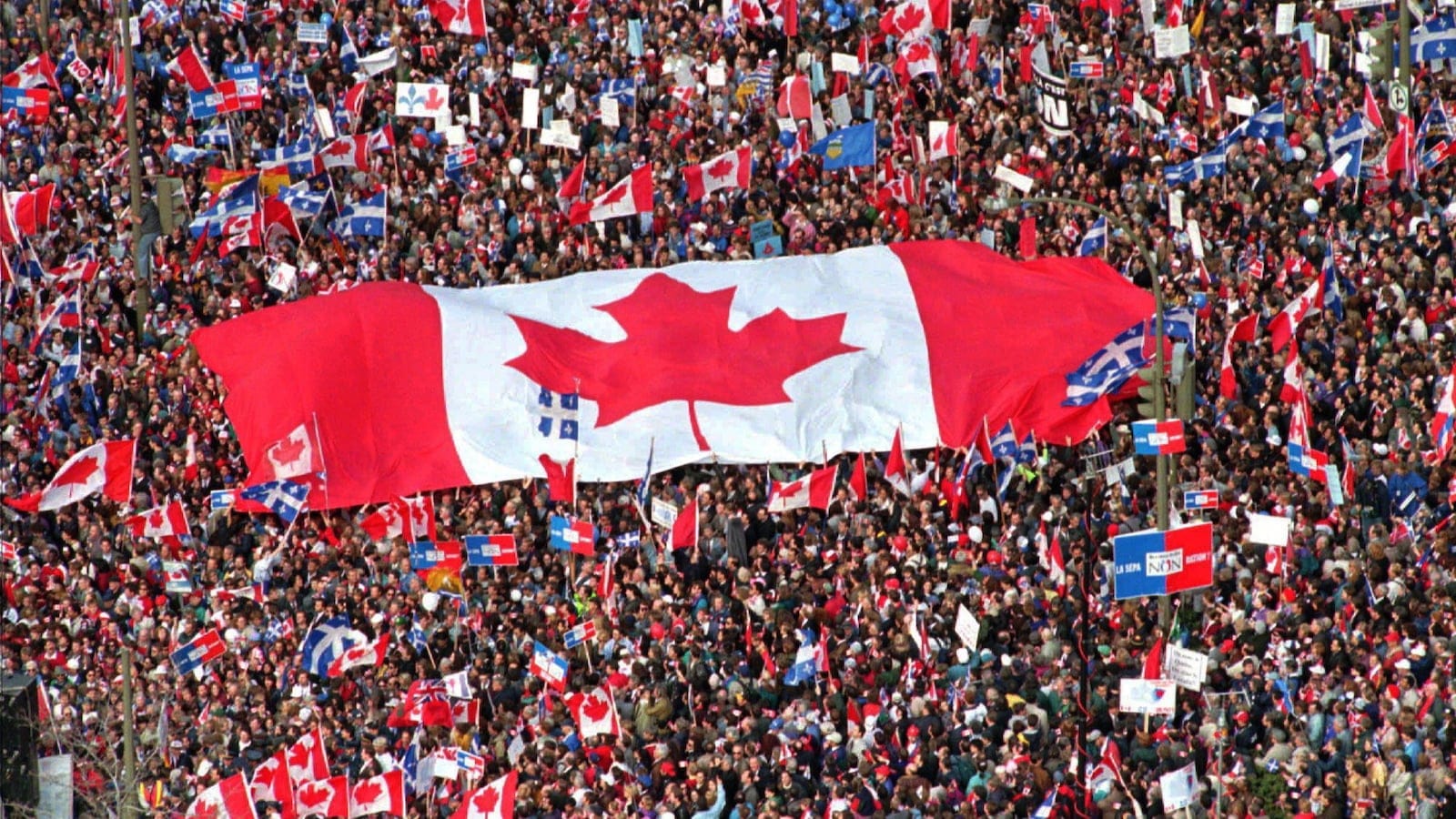 In 1995, a national unity rally on Oct. 27. (The Canadian Press)