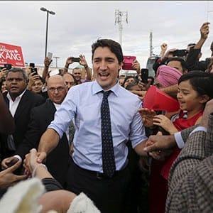 Liberal leader Justin Trudeau arrives at a campaign rally in Calgary, Alberta, October 18, 2015. Canadians will go to the polls in a federal election on October 19. REUTERS/Chris Wattie - RTS5032