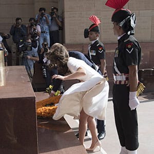 Catherine, Duchess of Cambridge and Prince William, Duke of Cambridge visit India Gate Memorial where they laid a wreath to honour the soldiers from Indian regiments who served in World War I, on April 11, 2016 in New Delhi, India. (Samir Hussein/Getty Images)