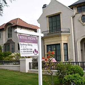 For sale sign in Vancouver, May 3, 2016. (Photograph by Jimmy Jeong)