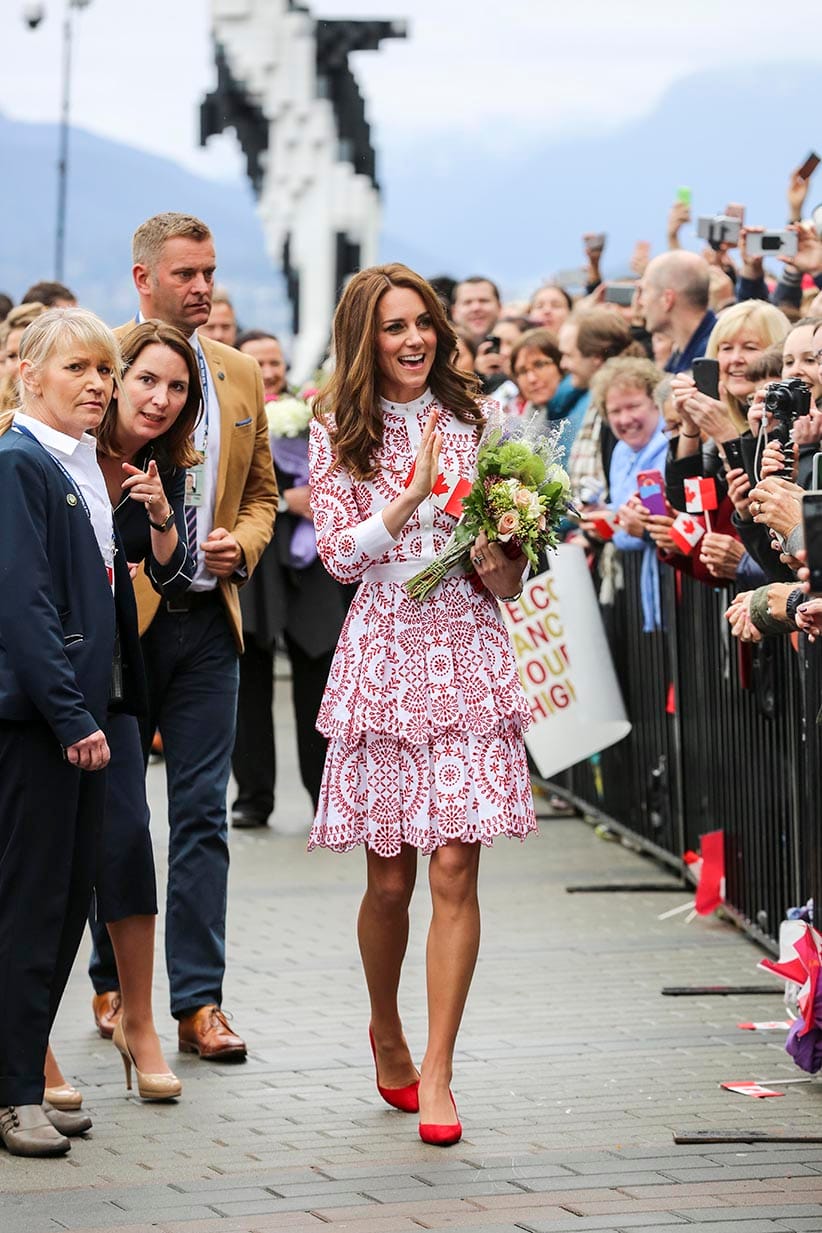 Duchess of Cambridge Catherine greets fans in Vancouver, British Columbia on Sunday, September 25, 2016. (Canadian Heritage)