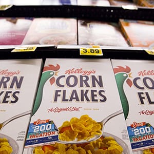 Kellogg's Corn Flakes cereal is pictured at a Ralphs grocery store in Pasadena, California August 3, 2015. (Mario Anzuoni/Reuters)