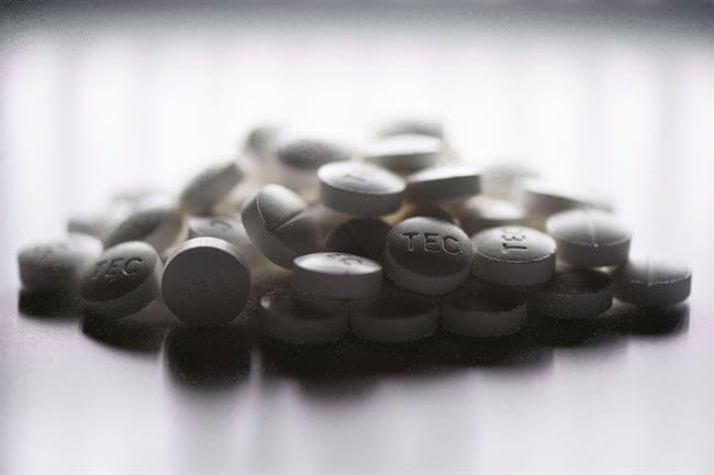 Prescription pills containing oxycodone and acetaminophen are pictured in this June 20, 2012 photo. Medically sanctioned opioid use has dropped by almost 14 per cent since national guidelines for prescribing the drugs were introduced in 2010, yet the rate of overdose-related hospital visits continued to rise, an Ontario study has found.THE CANADIAN PRESS/Graeme Roy