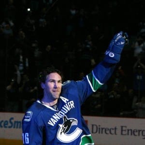 Trevor Linden #16 of the Vancouver Canucks receives first star for his back to back goals in the second period during the game between Vancouver Canucks and Calgary Flames at General Motors Place on March 30, 2008 in Vancouver, Canada. Vancouver Canucks won over Flames 6-2. (Kim Stallknecht/Getty Images)