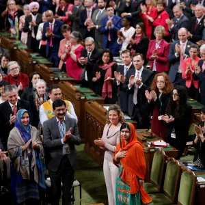 Pakistani Nobel Peace Prize laureate Malala Yousafzai receives a standing ovation before addressing a joint session of Parliament in the House of Commons in Ottawa, Ontario, Canada, April 12, 2017. (Chris Wattie/Reuters)