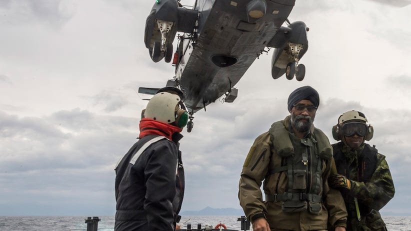 Defence Minister Harjit S. Sajjan is escorted across the flight deck of Her Majesty’s Canadian Ship (HMCS) CHARLOTTETOWN as he arrives to visit the sailors during Operation REASSURANCE, December 17, 2016.
Photo: Cpl Blaine Sewell, Formation Imaging Services
RP10-2016-0130-025
~
Le ministre de la Défense Harjit S. Sajjan est escorté sur le pont d’envol du Navire canadien de Sa Majesté (NCSM) CHARLOTTETOWN alors qu’il arrive pour rendre visite aux marins au cours de l’opération REASSURANCE, le 17 décembre 2016.
Photo : Cpl Blaine Sewell, Services d’imagerie de la formation
RP10-2016-0130-025