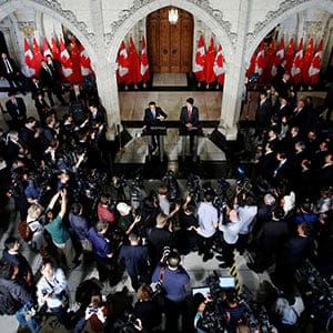 Canada's Prime Minister Justin Trudeau (centre, R) and Chinese Premier Li Keqiang take part in a news conference on Parliament Hill in Ottawa, Ontario, Canada September 22, 2016. (Chris Wattie/Reuters)