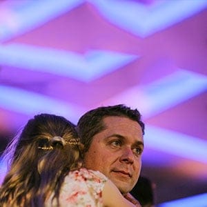 Andrew Scheer holds his daughter moments before winning the Conservative Party of Canada leadership at their convention in Toronto, Ontario, Canada May 27, 2017. (Chris Helgren/Reuters)