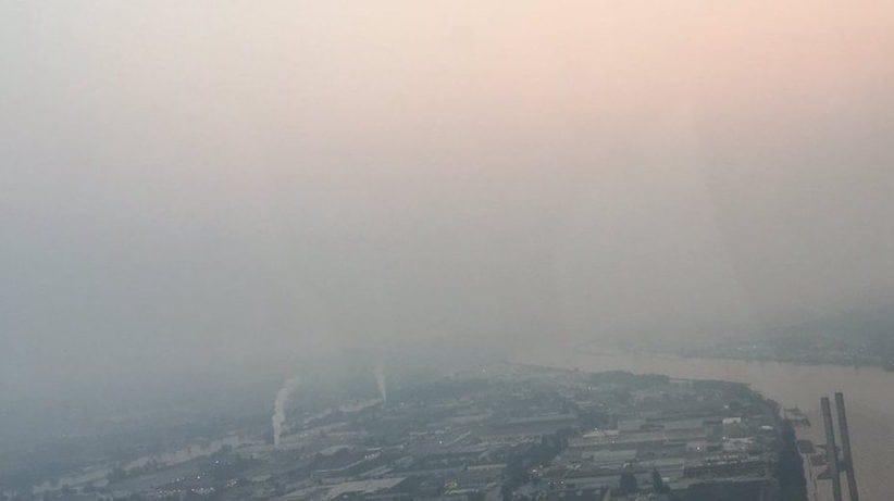 Smoke and haze hang over the Lower Mainland. (Darren Grieve, NEWS 1130 Photo)