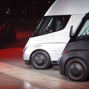 Tesla Chairman and CEO Elon Musk unveils the new "Semi" electric Truck for buyers and journalists on November 16, 2017 in Hawthorne, California, near Los Angeles. / AFP PHOTO / Veronique DUPONT (Photo credit should read VERONIQUE DUPONT/AFP/Getty Images)