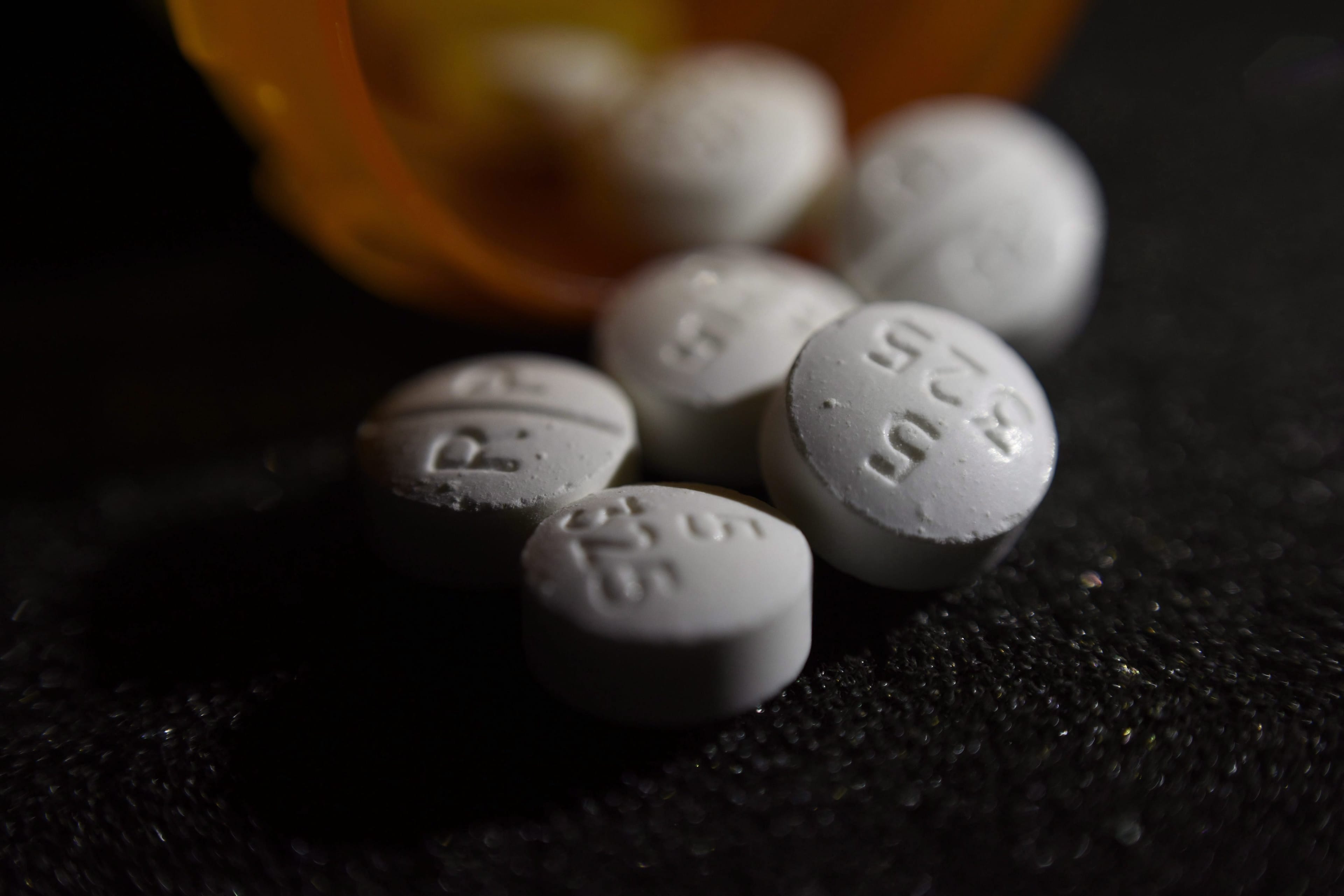 opioids: Oxycodone-acetaminophen tablets