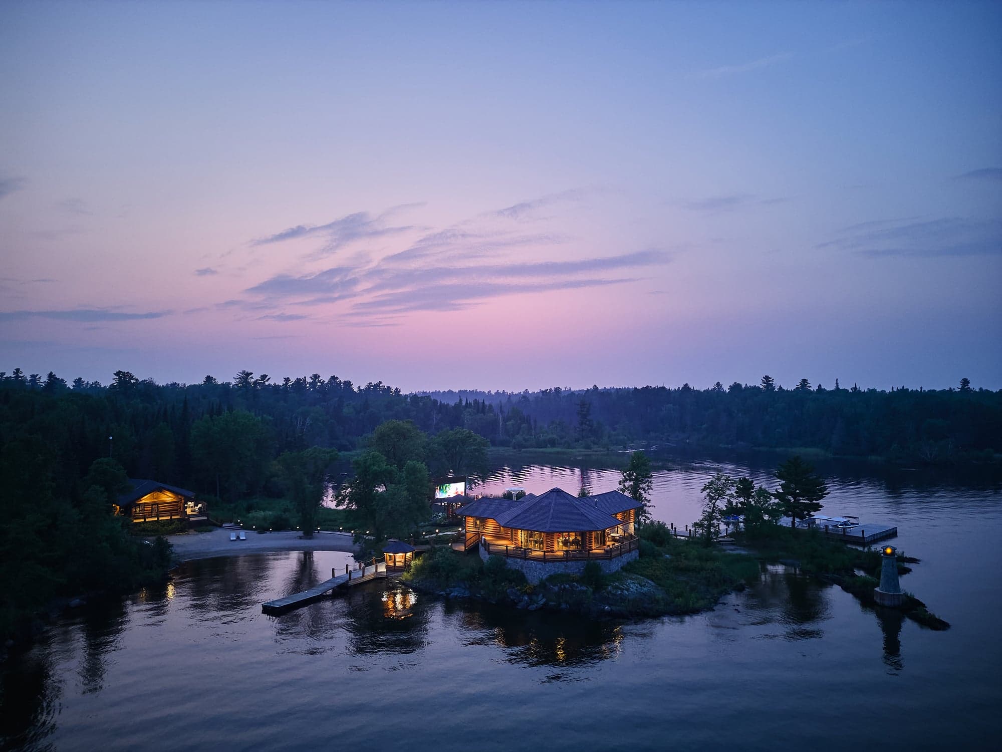 Inside a Canadiana-Themed Island Cottage