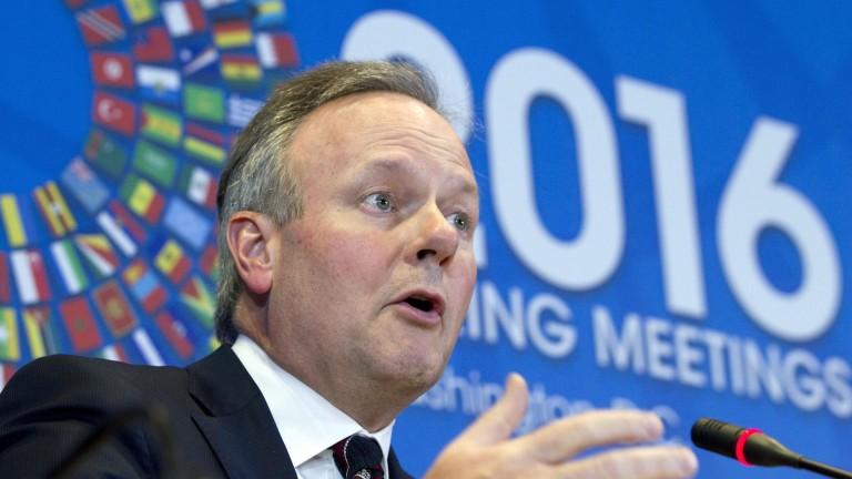 <p>Bank of Canada Governor Stephen Poloz, speaks during a news conference during the World Bank/IMF Spring Meetings at IMF headquarters in Washington, Friday, April 15, 2016. ( AP Photo/Jose Luis Magana)</p>
