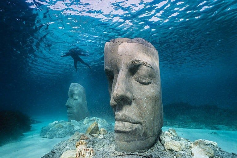 Sculptures at the Cannes Underwater Eco-Museum in France (Courtesy of @jasondecairestaylor /www.underwatersculpture.com)