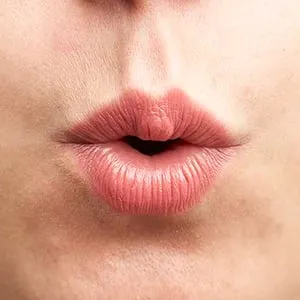 A mouth demonstrates the vowel shift. (Photograph by Dillan Cools)