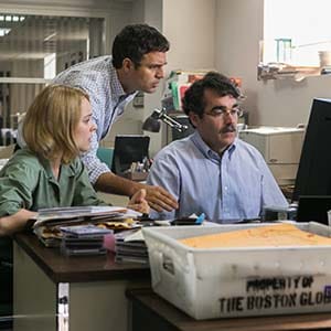 (Left to right) Rachel McAdams as Sacha Pfeiffer, Mark Ruffalo as Michael Rezendes and Brian d’Arcy James as Matt Carroll in SPOTLIGHT. (KERRY HAYES/Open Road Films)