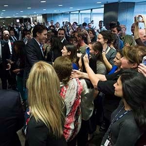 Prime Minister Justin Trudeau greets Department of Foreign Affairs staff who pack the lobby of foreign affairs headquarters in Ottawa on Friday, November 6, 2015. Trudeau spoke following a meeting with his cabinet. (Sean Kilpatrick/CP)