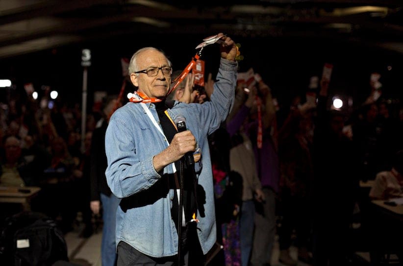 NDP delegate Hans Modlich casts his vote on the Leap Manifesto during the 2016 NDP Federal Convention in Edmonton on Sunday, April 10, 2016. (Jason Franson/CP)