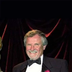 Author Richard B. Wright wins the 2001 Giller Prize for fiction in Toronto Tuesday November 6, 2001. (Aaron Harris/CP)