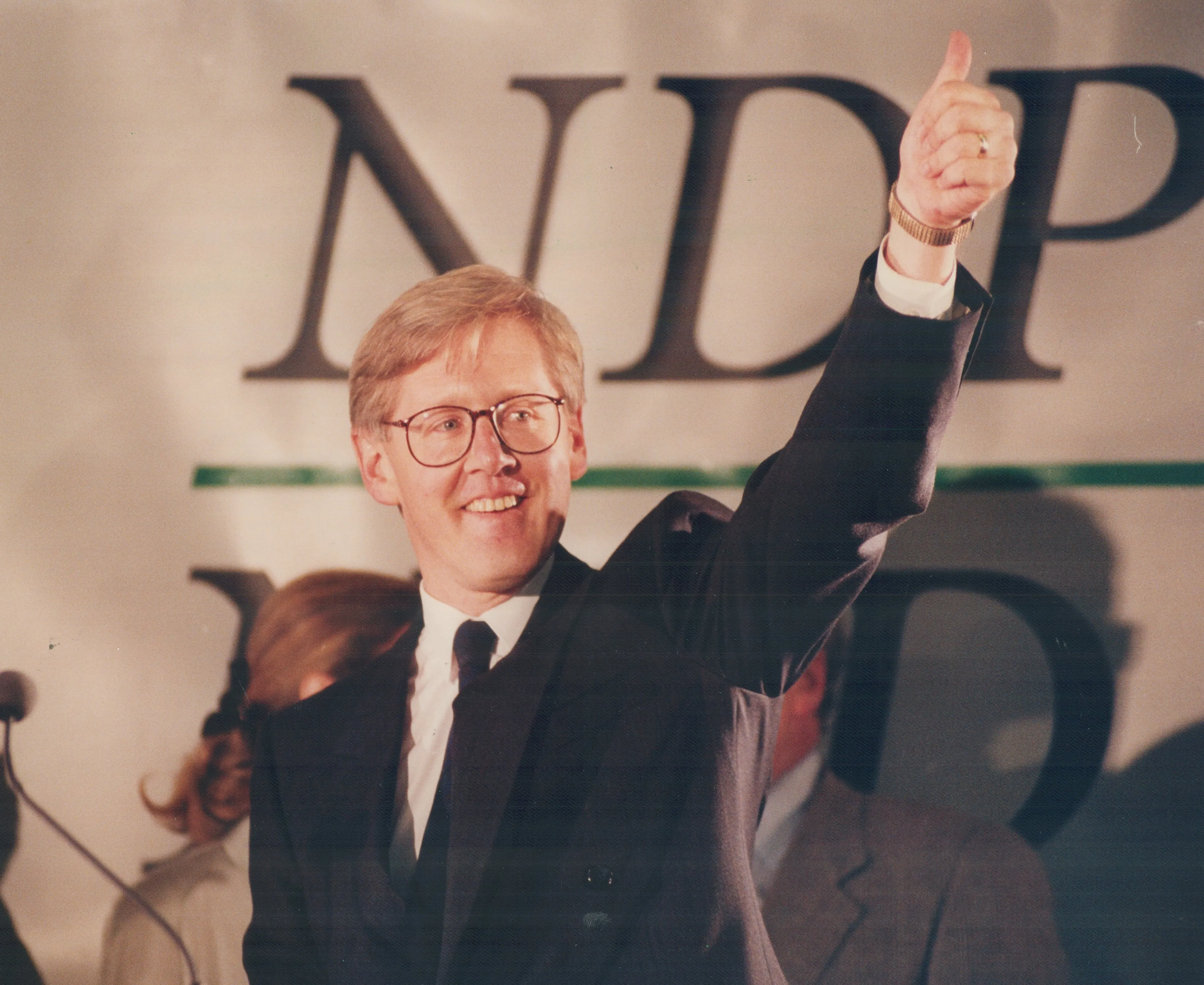CANADA - SEPTEMBER 06: Bob Rae 1990 (Photo by Boris Spremo/Toronto Star via Getty Images)