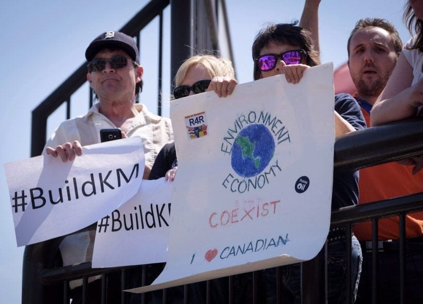 Pro-Kinder Morgan demonstrators tend to outnumber anti-pipeline protestors in Alberta THE CANADIAN PRESS/Jeff McIntosh