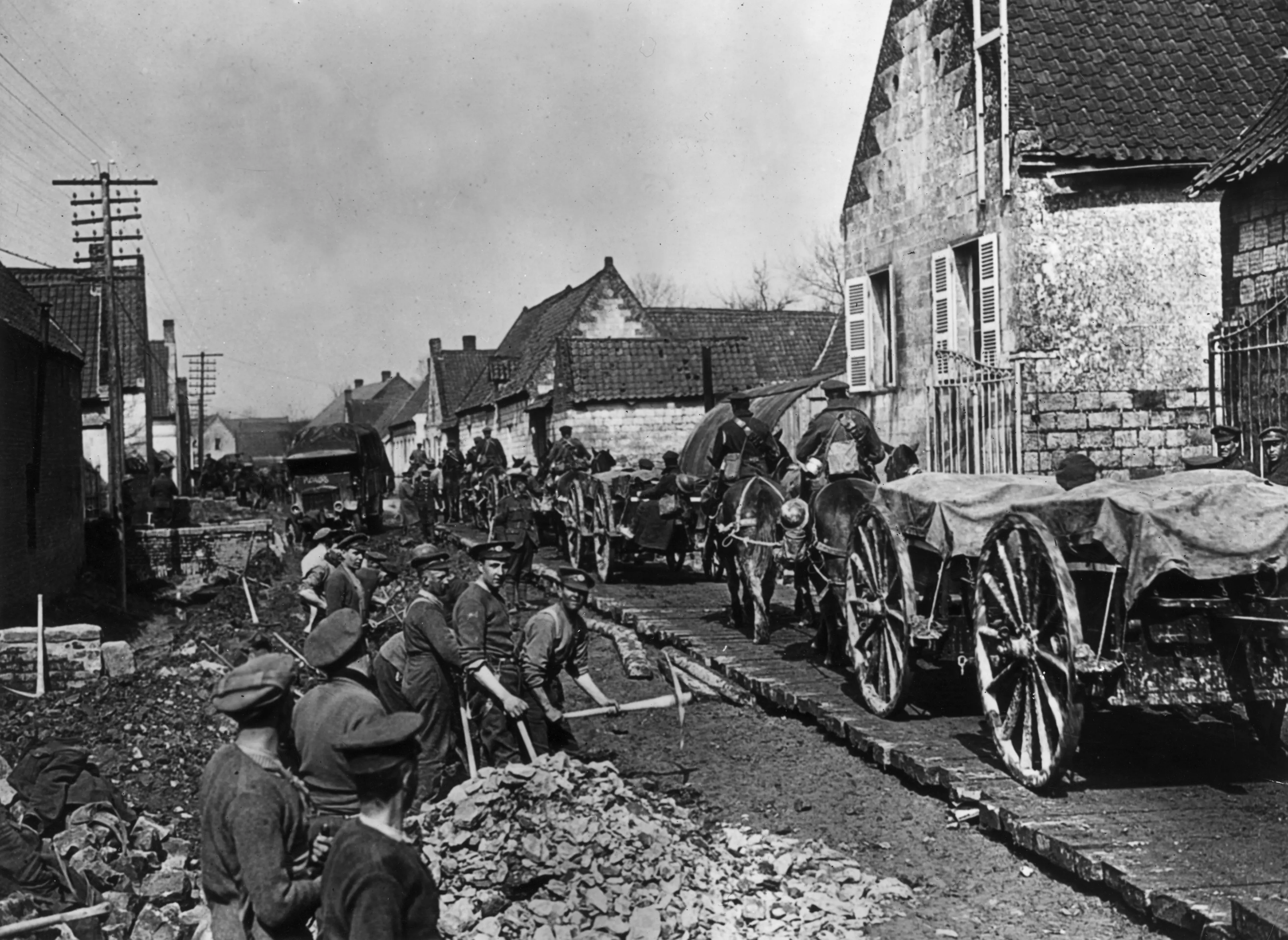 ‘I would prefer to do without infantry than to do without engineers,’ said Currie; the Corps had an engineer brigade of almost 3,200 men in each division (Hulton Archive/Getty Images)