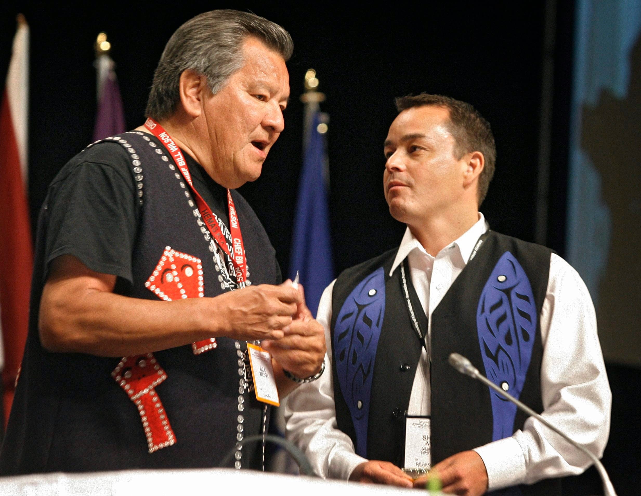 Bill Wilson, left, with former Assembly of First Nations grand chief Shawn Atleo ,at the AFN's general meeting in Calgary in 2009. (THE CANADIAN PRESS/Jeff McIntosh)