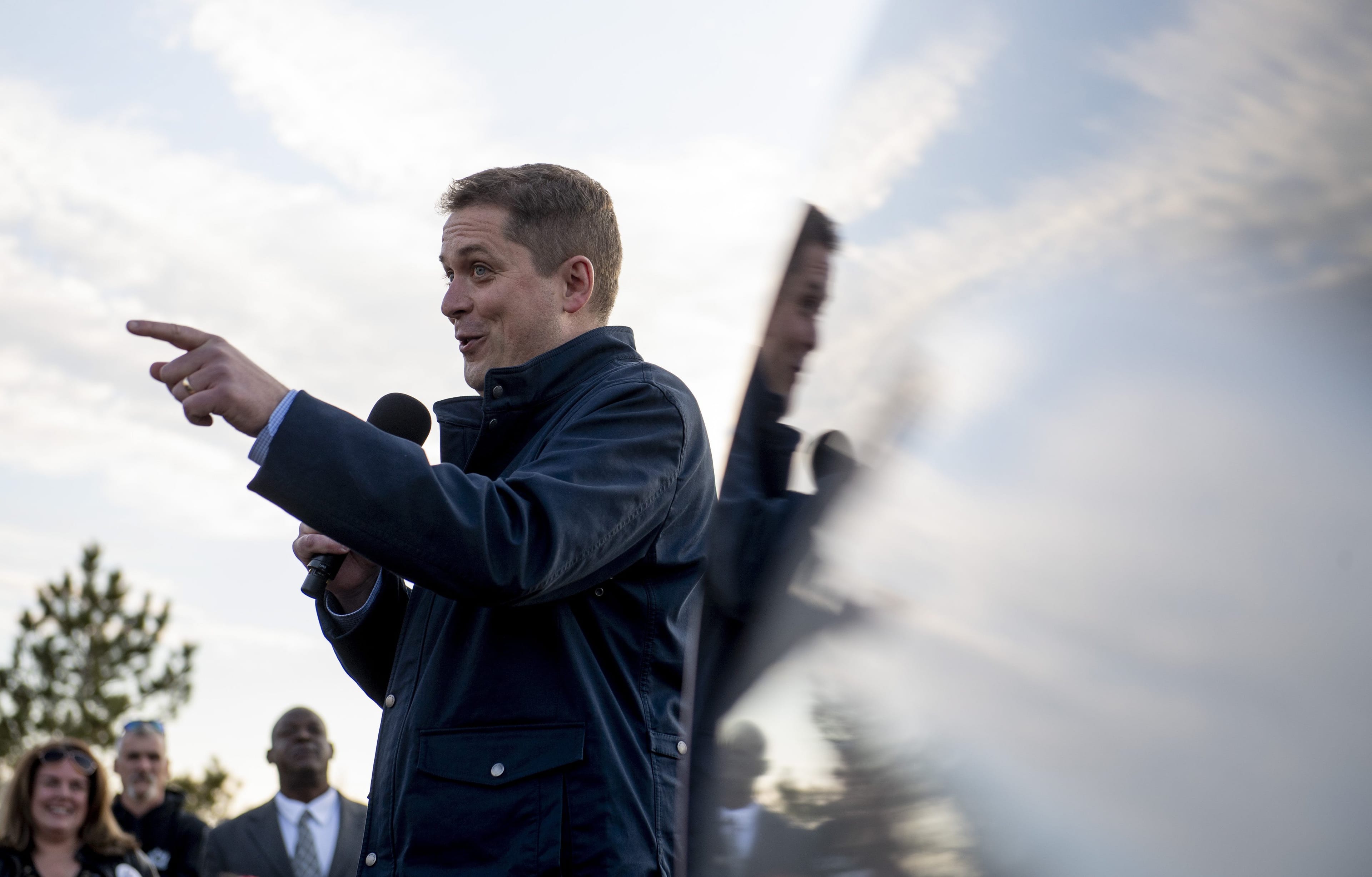 Scheer speaks to supporters before a door knocking event for volunteers in the Kanata suburb of Ottawa on Thursday, April 25, 2019. (Justin Tang/CP)