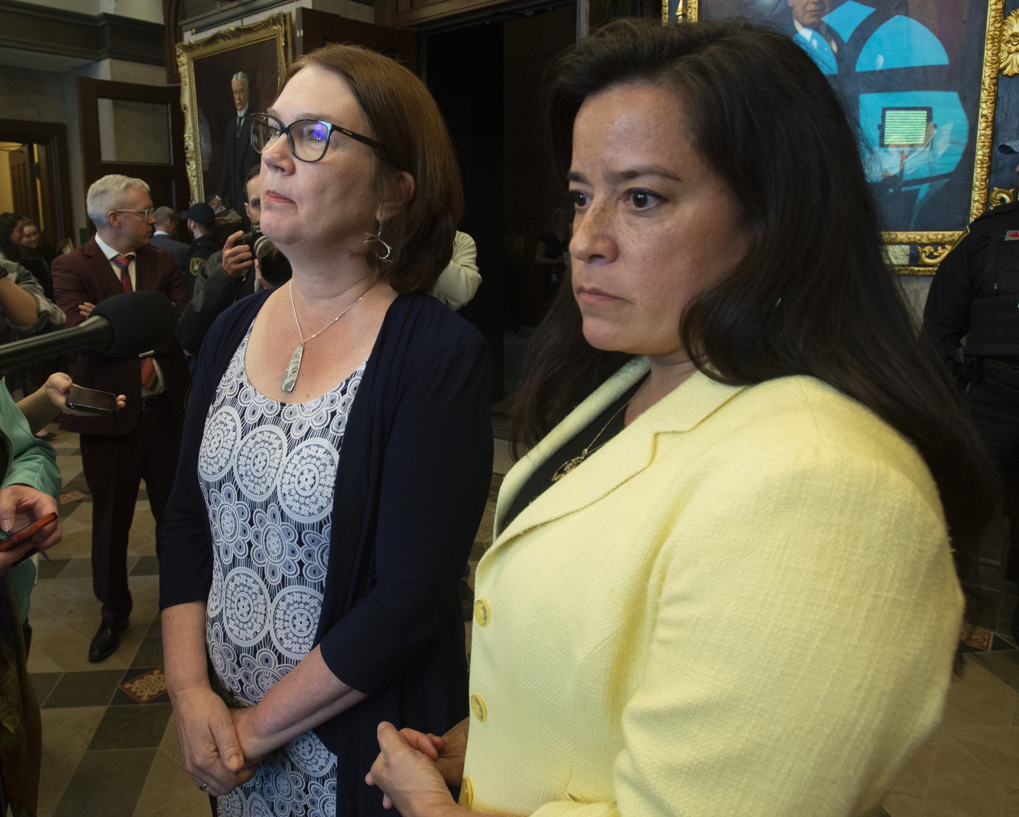 Independent Members of Parliament Jane Philpott and Jody Wilson-Raybould (Adrian Wyld/CP)