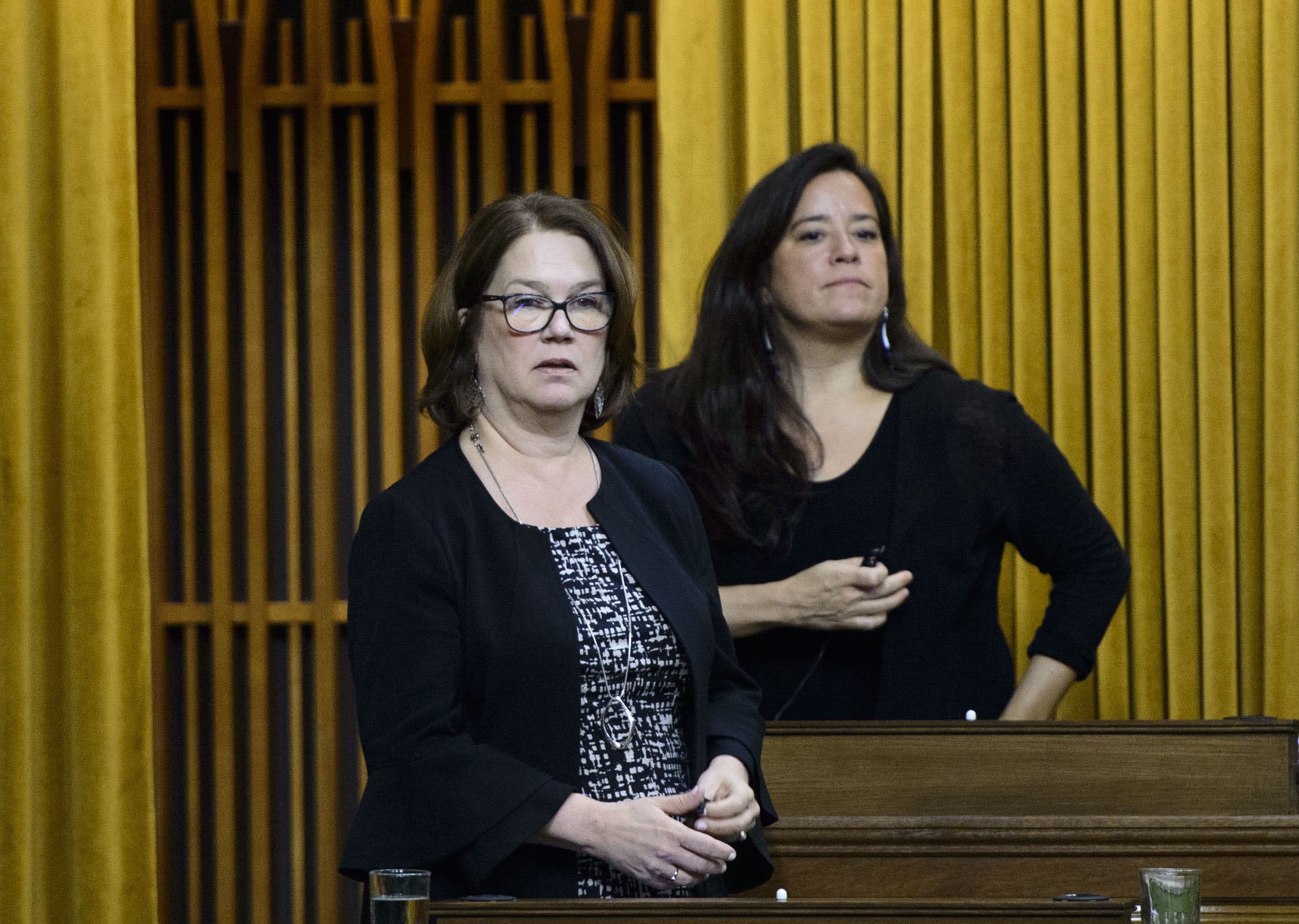Independent MPs Jane Philpott and Jody Wilson-Raybould vote in the House of Commons on Parliament Hill in Ottawa on Tuesday, April 9, 2019. (Sean Kilpatrick/CP)