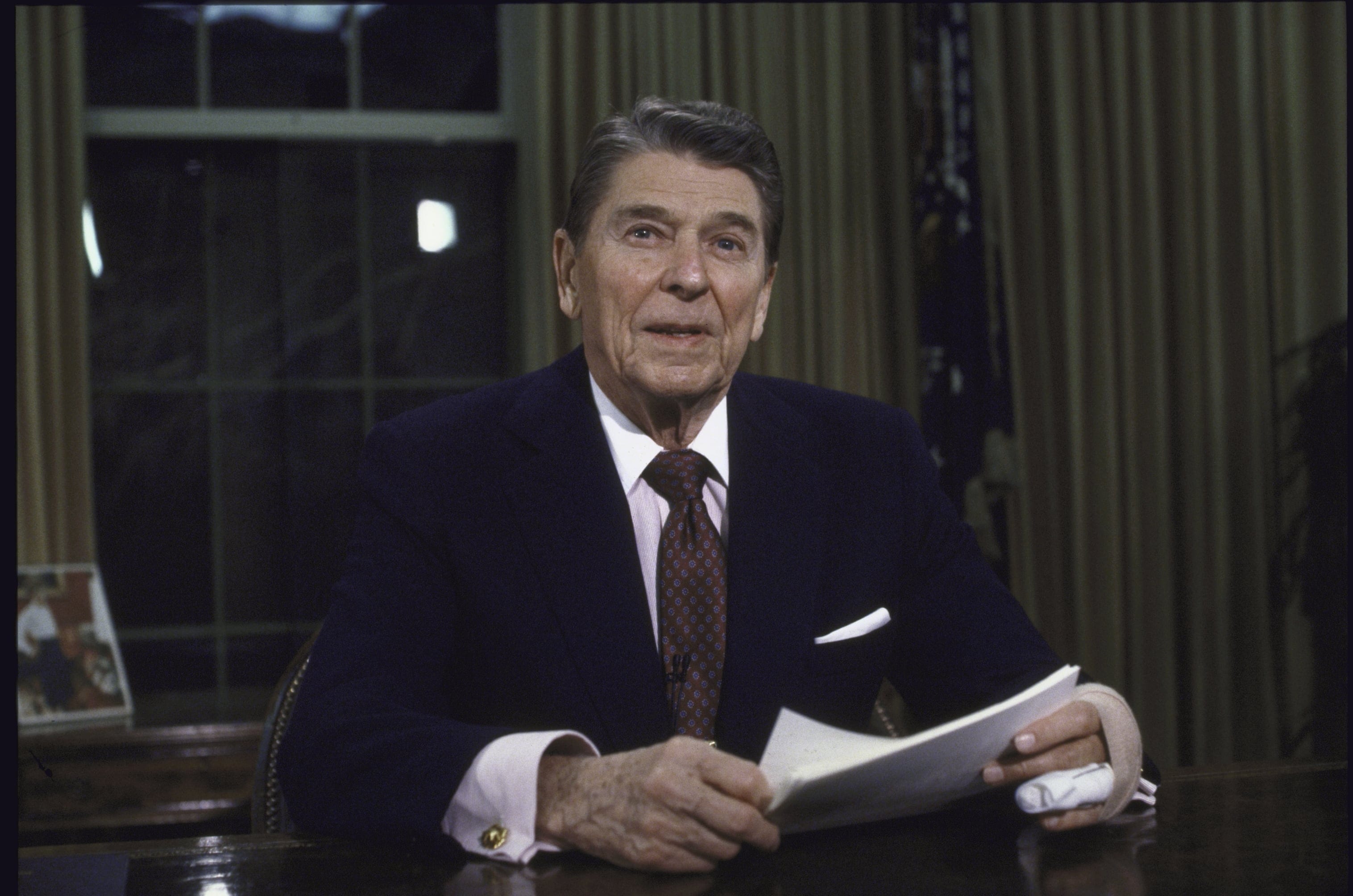Reagan reading his last speech to the nation (Diana Walker/The LIFE Images Collection/Getty Images)