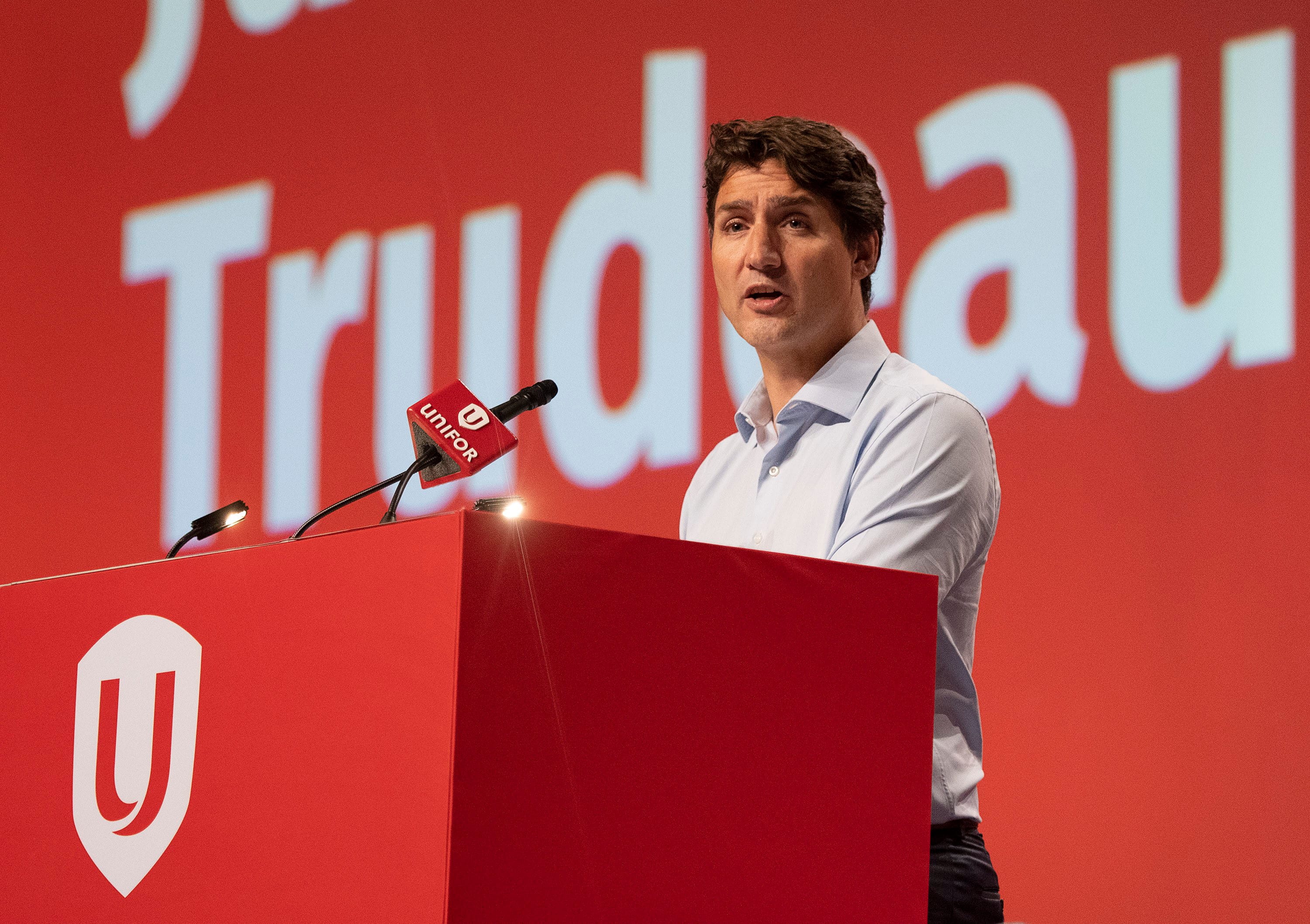 Prime Minister Justin Trudeau speaks at the Unifor union annual convention, Monday, August 19, 2019 in Quebec City. (Jacques Boissinot/CP)