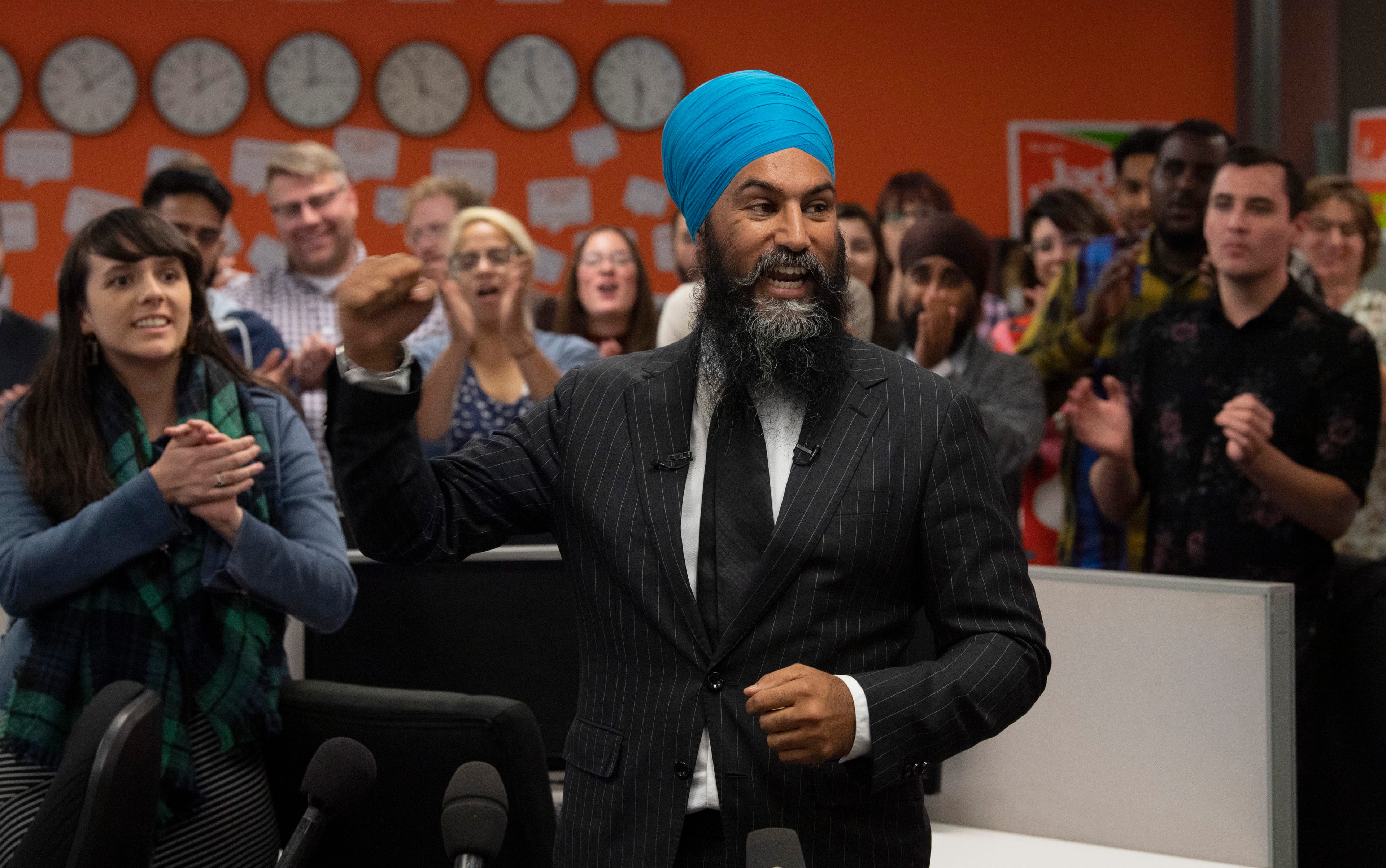 Singh rallies party workers at NDP head quarters in Ottawa on Sept. 7, 2019 (THE CANADIAN PRESS/Adrian Wyld)