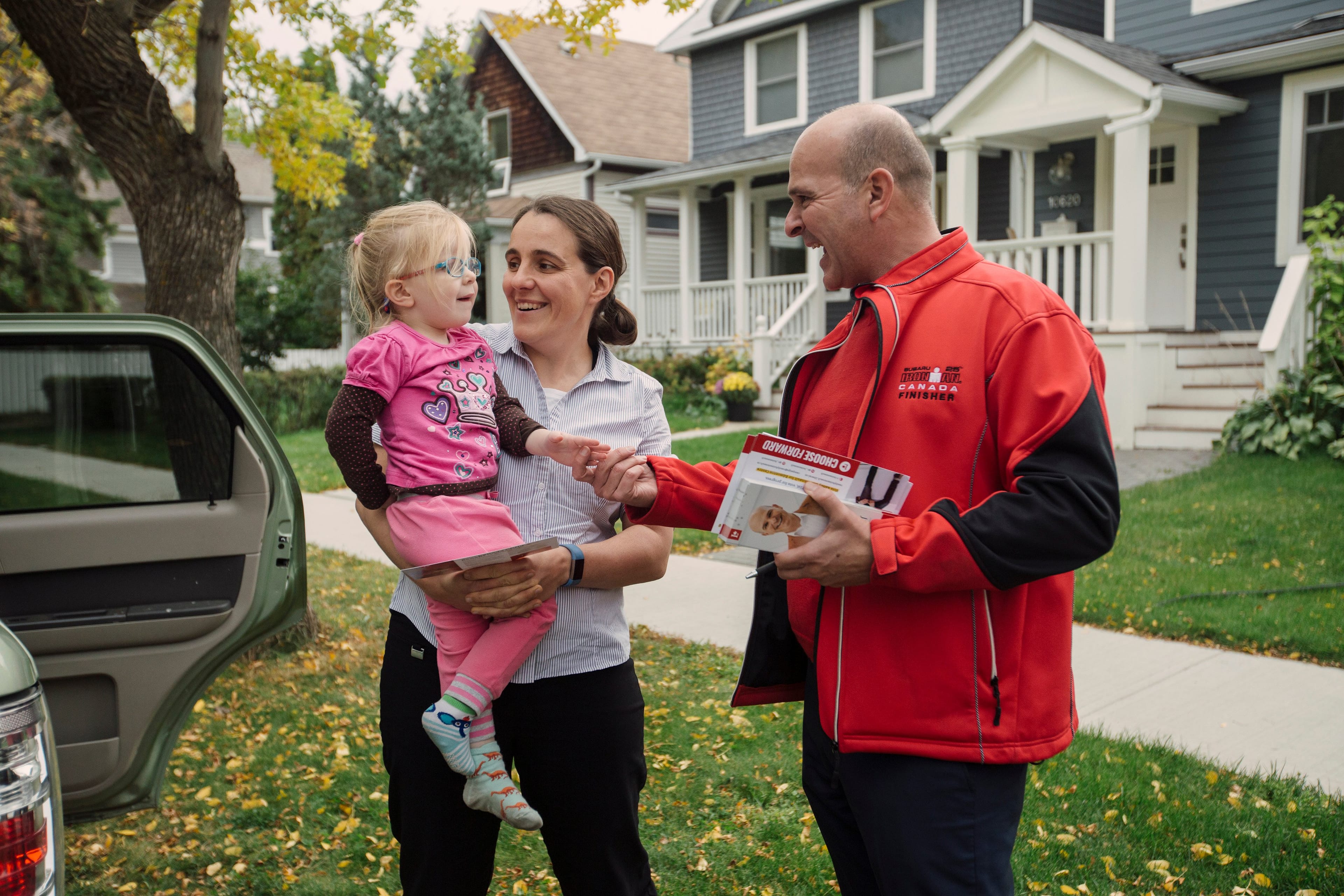 Boissonnault speaks with constituent (Photograph by Amber Bracken)