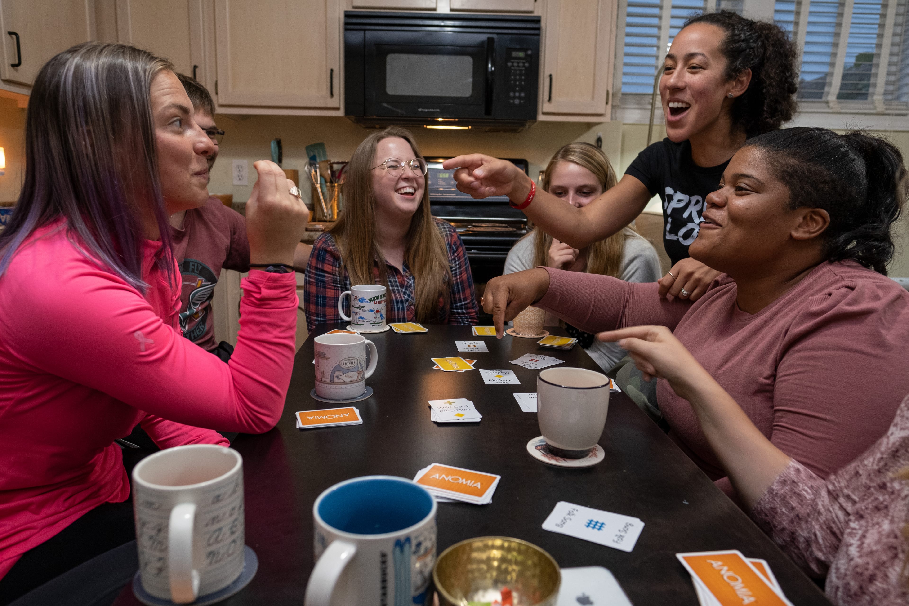 Downey (centre) is part of a growing trend
of students socializing without alcohol (Photograph by Andrew Tolson)