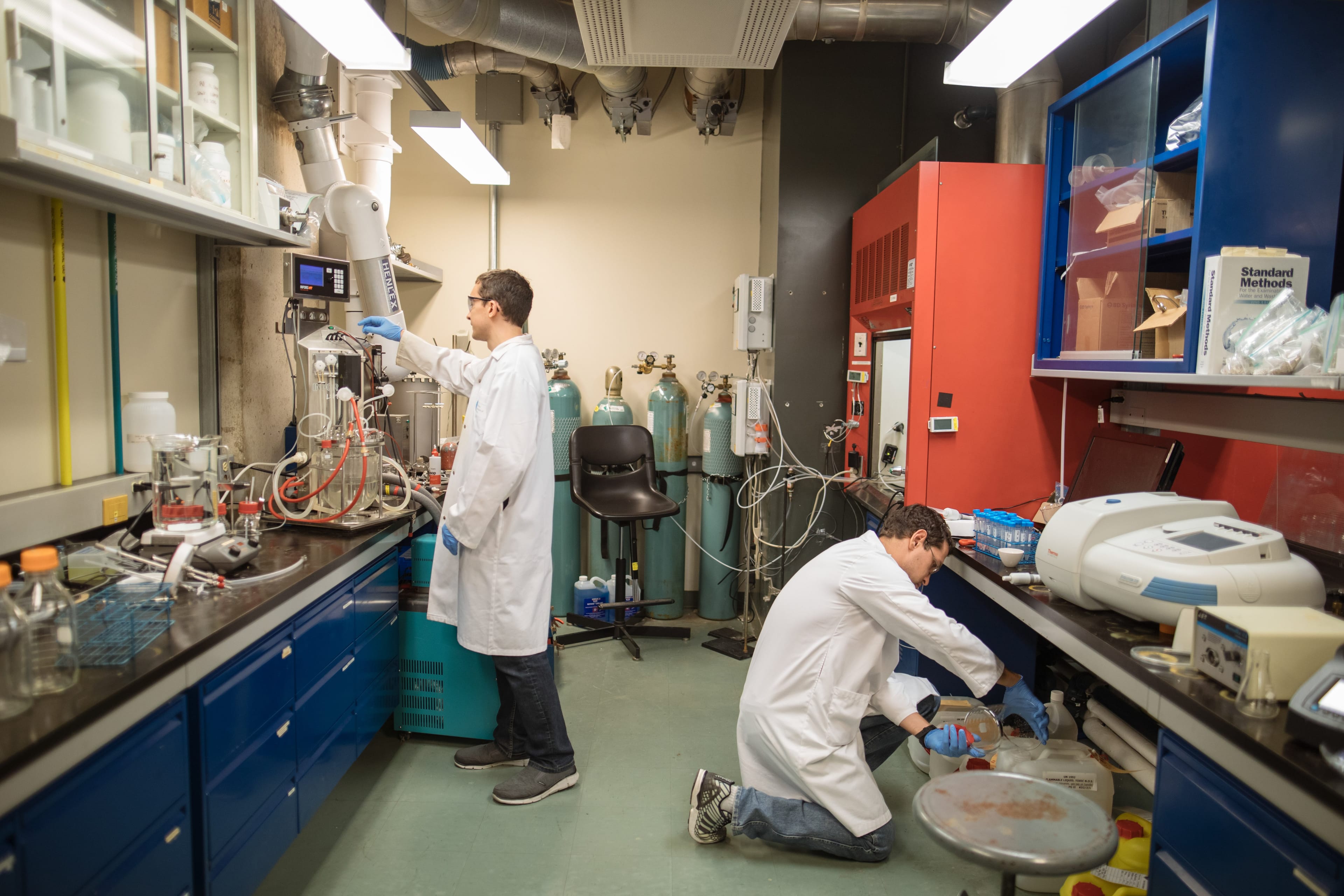 A lab in the chemical engineering department at McGill University (Photograph by Dario Ayala)