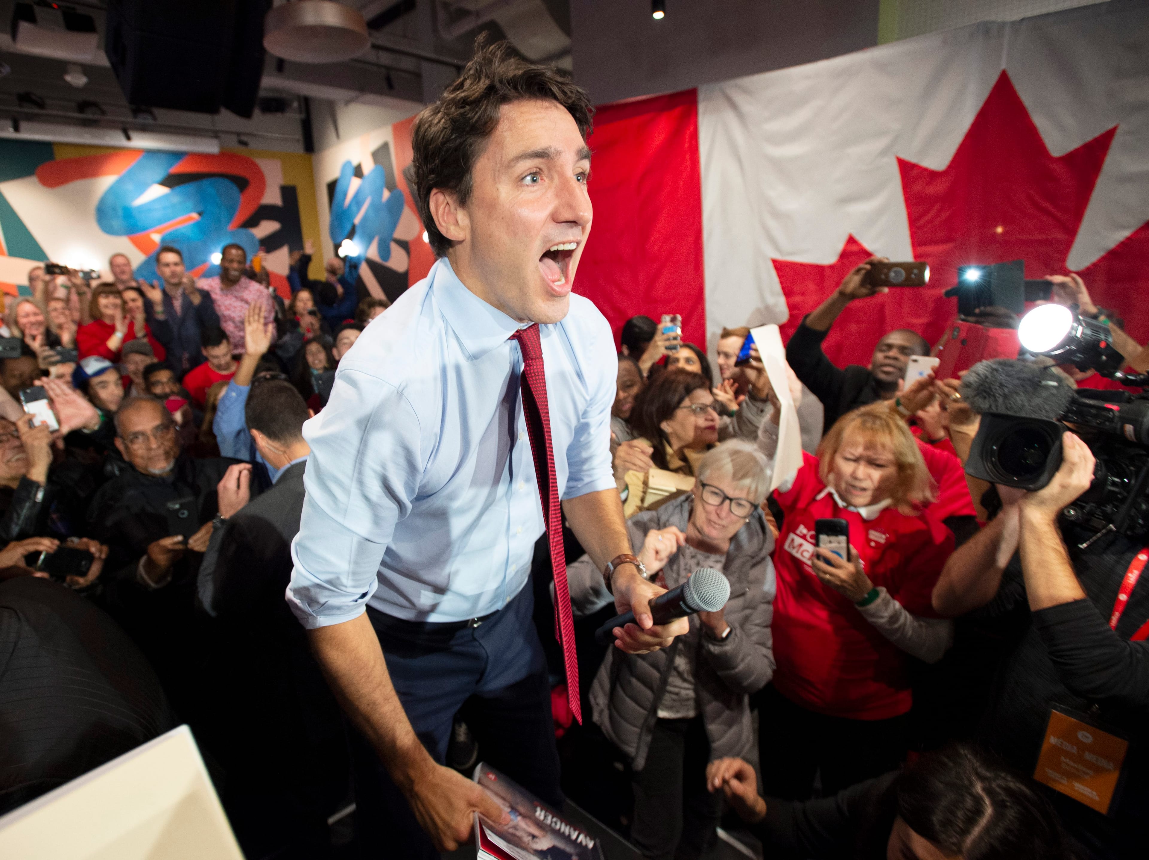 Trudeau reacts to supporters at an early morning rally in Ottawa on Oct. 11, 2019 (THE CANADIAN PRESS/Frank Gunn)