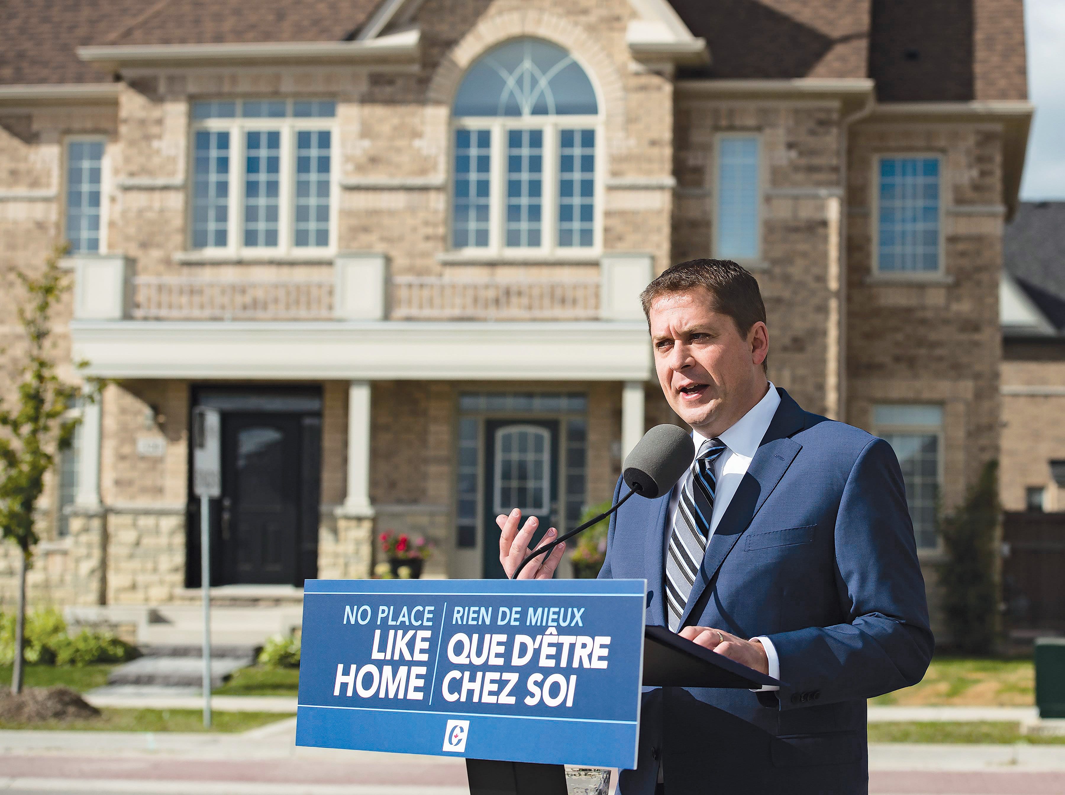 Scheer campaigning in Vaughan, Ont. (Nathan Denette/CP)