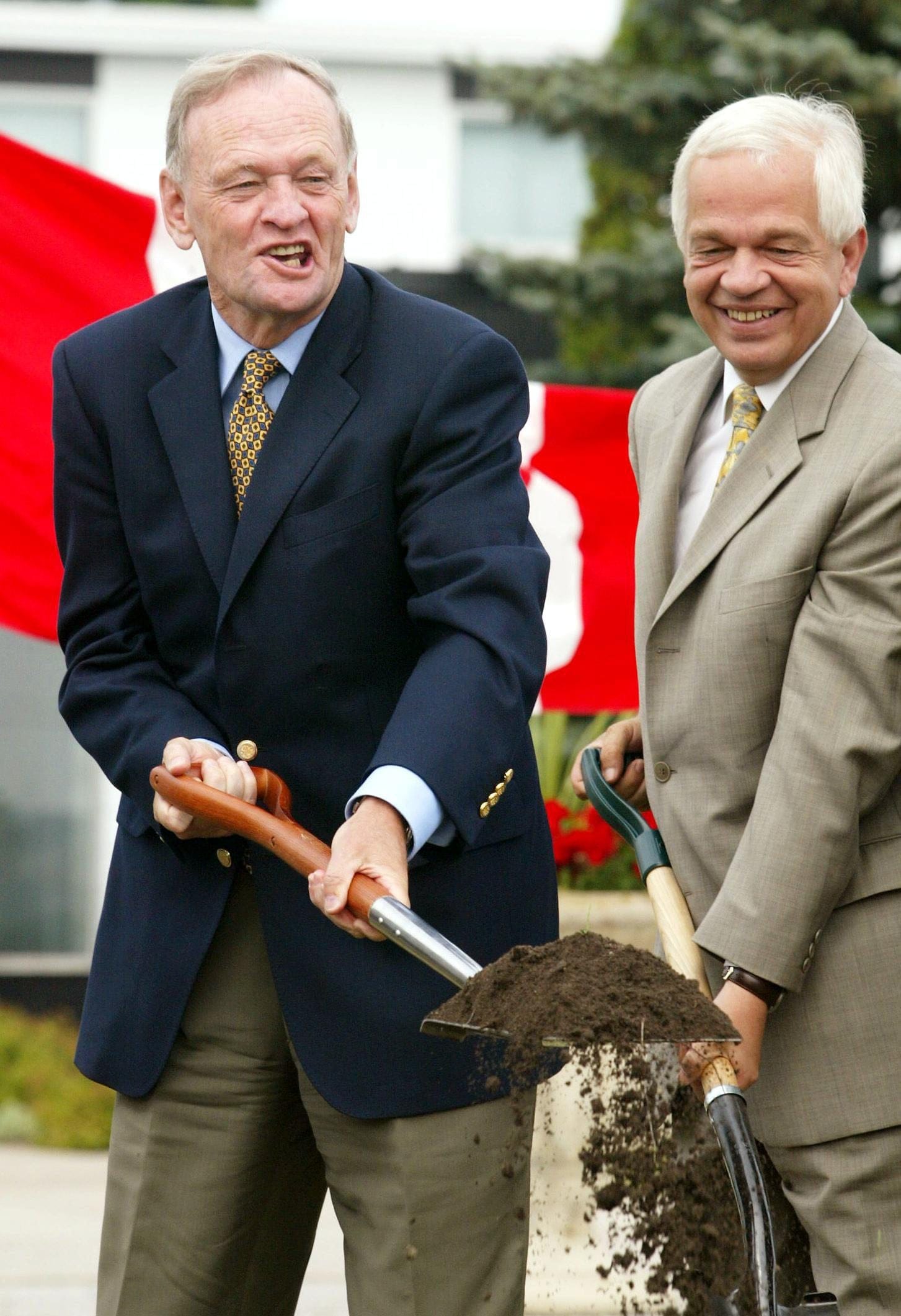 Chretien and McCallum take part in a ground-breaking ceremony at Canadian Forces Base North Bay, Ont., on Aug. 20, 2003 (Jonathan Hayward/CP)