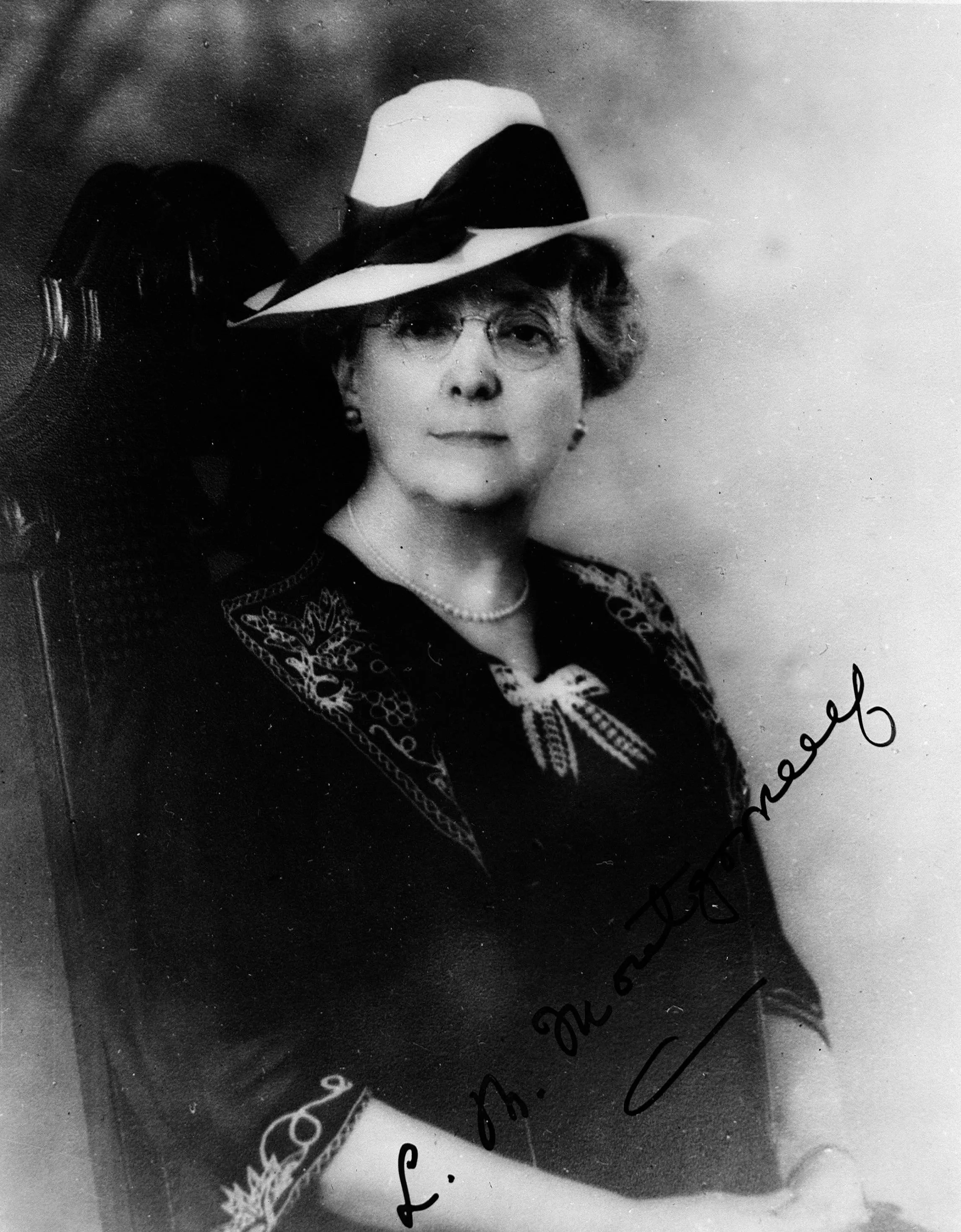 Lucy Maud Montgomery, (1874-1942) author of Anne of Green Gables, Anne of the Islands. (Library and Archives Canada/C-011299/CP)