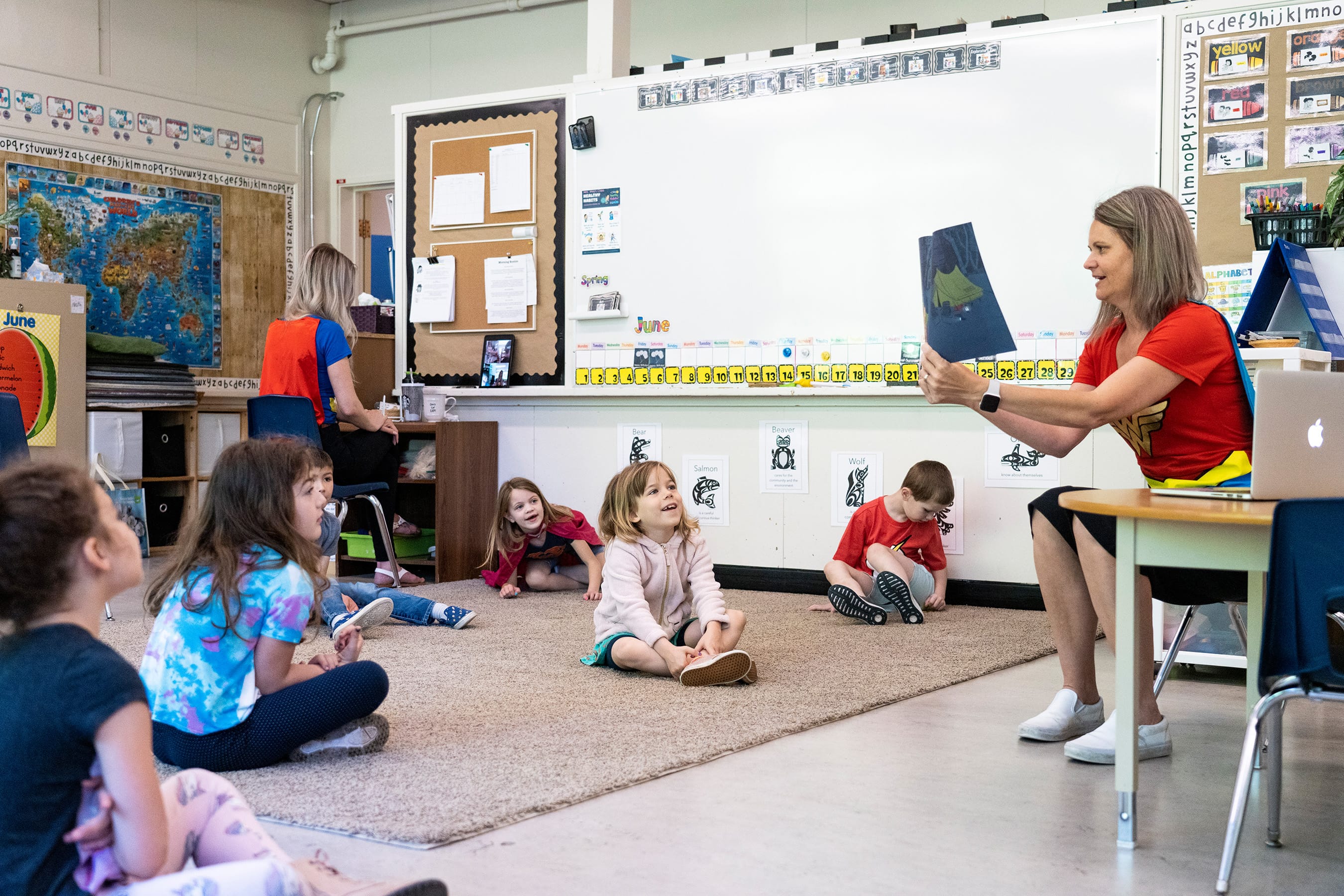 Mey and her students (Photograph by Jimmy Jeong)