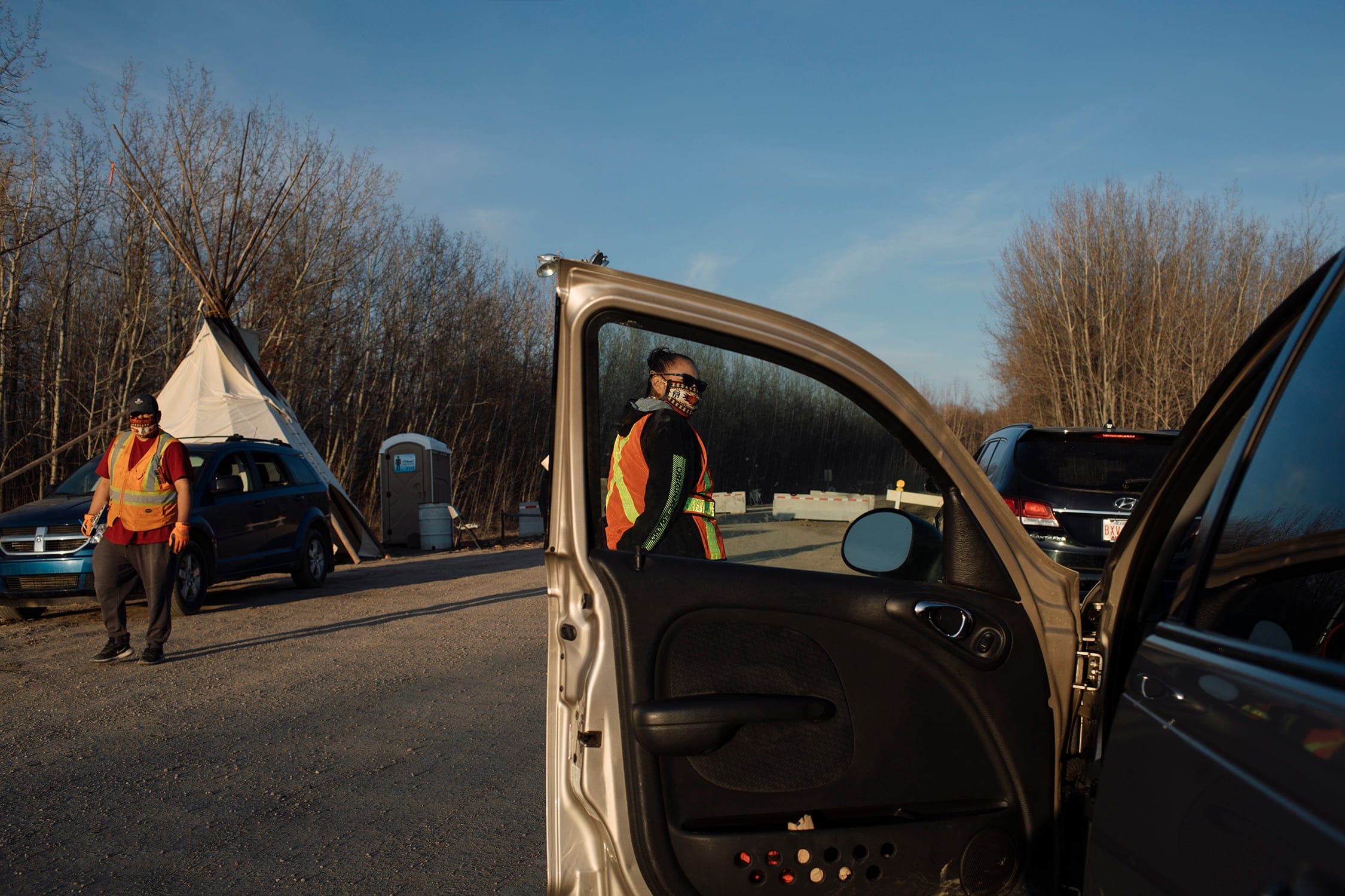 Members of the Alexis Nakota Sioux Nation oversee a checkpoint near Stony Plain, Alta. (Photograph by Amber Bracken)