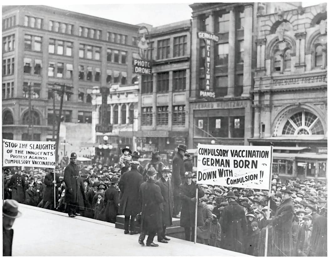 The Anti-Vaccination League protests at Toronto City Hall in 1919 during the smallpox outbreak (Fonds 1244, Item 2517/City of Toronto Archives)