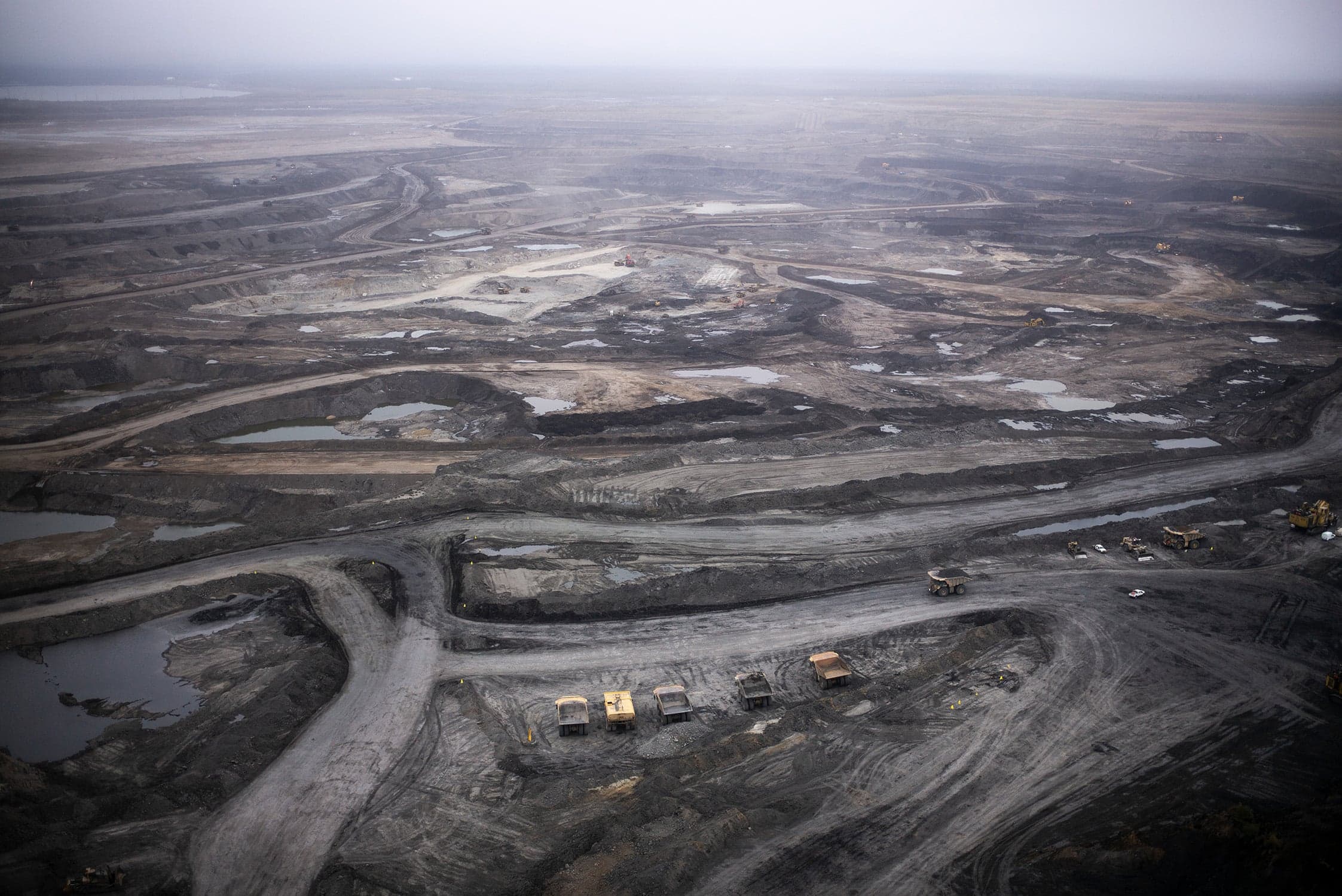 A Suncor oil sands surface strip mine near Fort McKay, where once there was boreal forest (Ian Willms)