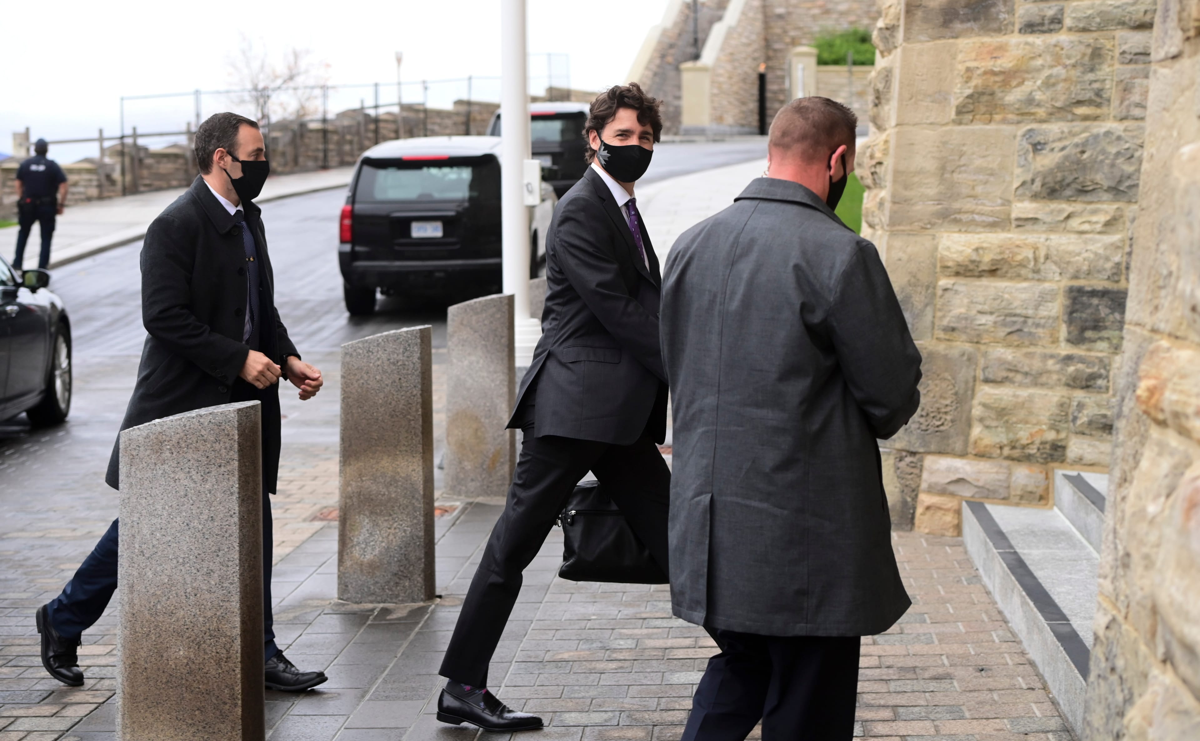 Trudeau arrives on Parliament Hill on Oct. 19, 2020, following a week-long break for the House of Commons (CP/Sean Kilpatrick)