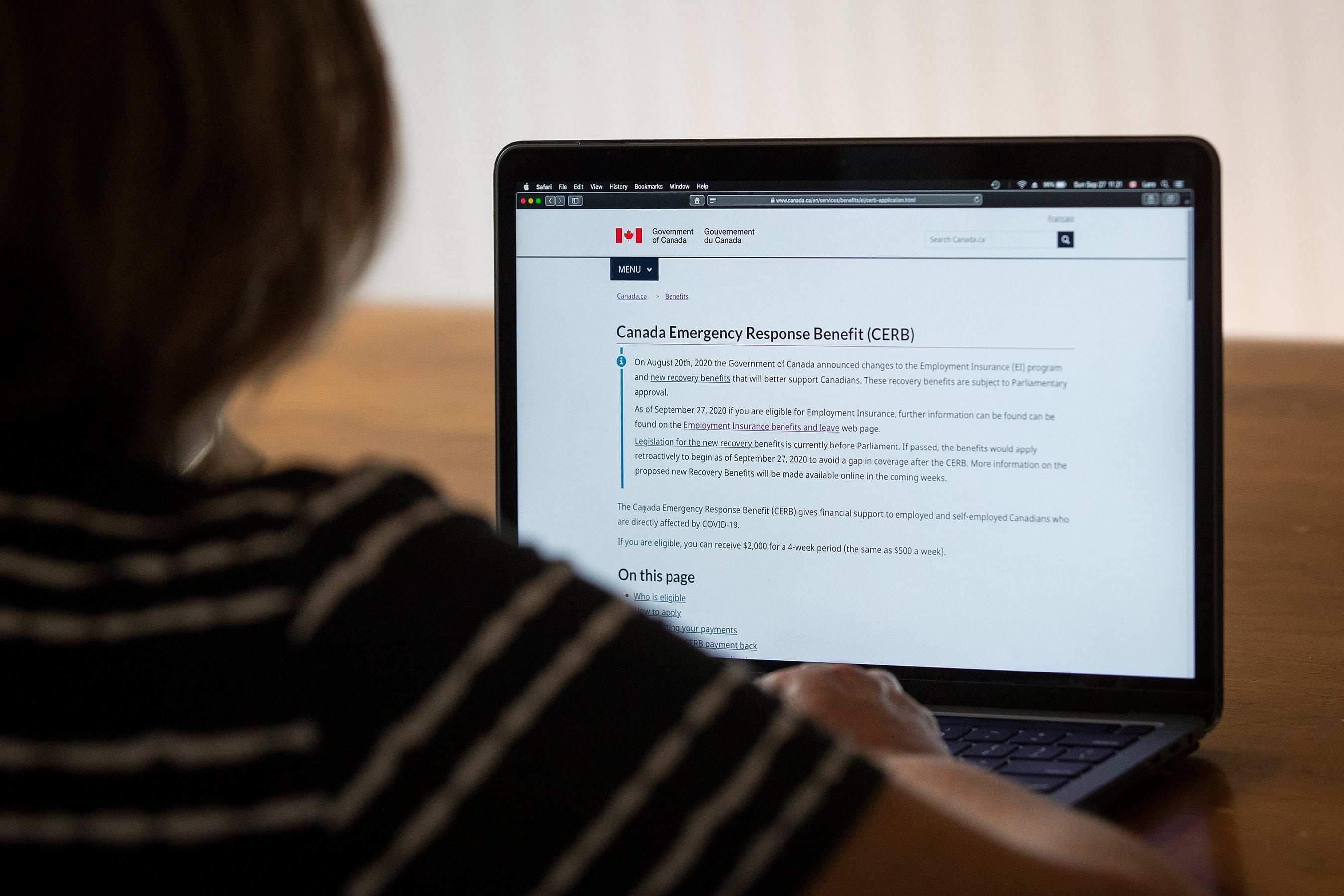 Politicians and public servants worked long hours to churn out the CERB in record time (Lars Hagberg/CP)