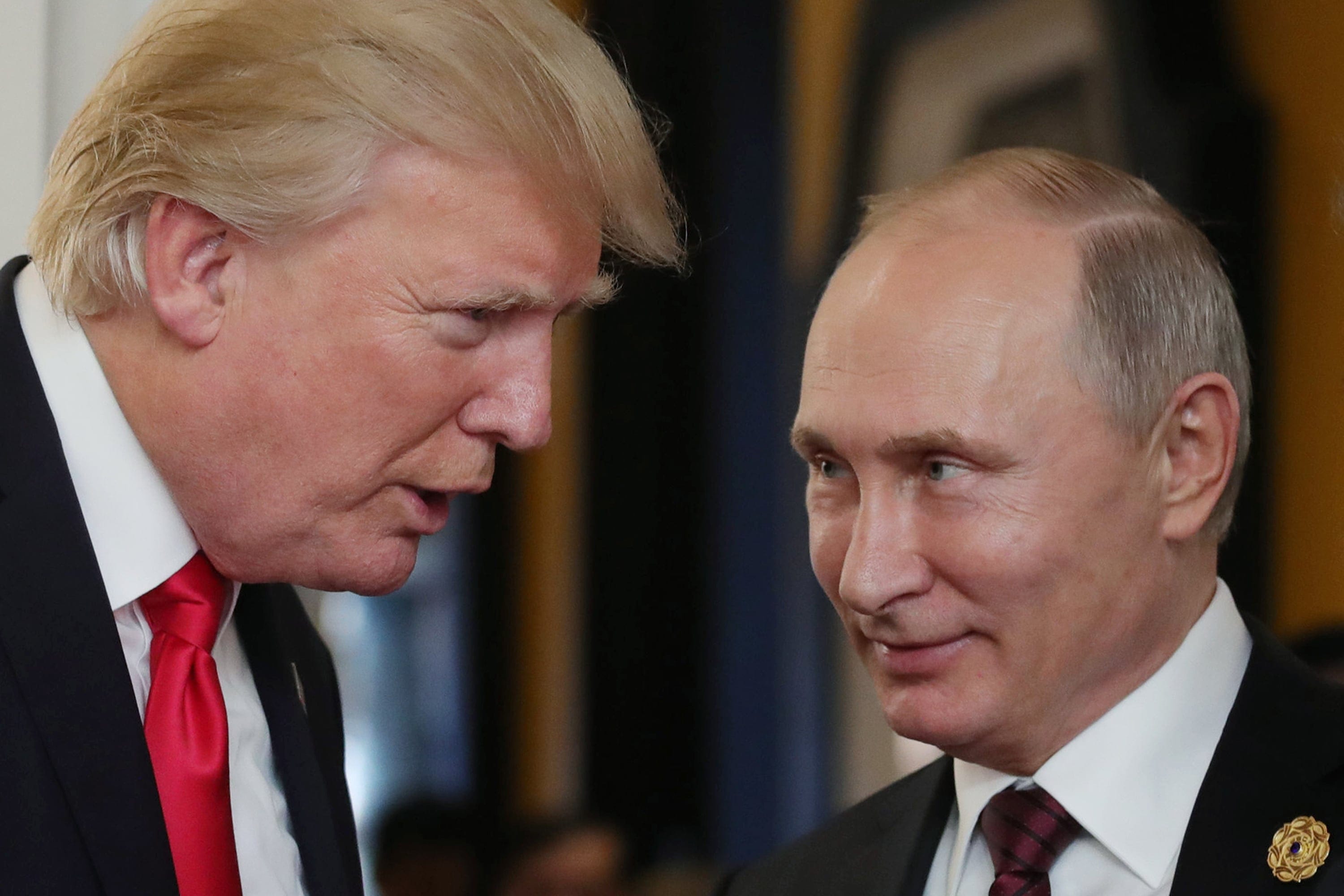 Trump talks with Putin at the APEC leaders' summit in Danang, Vietnam, on Nov. 11, 2017 (MIKHAIL KLIMENTYEV/SPUTNIK/AFP via Getty Images)